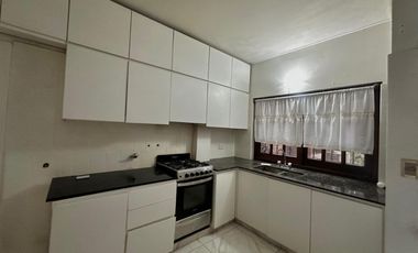 Excelente Chalet 5 Ambientes en Venta, Hurlingham, Buenos Aires.