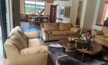 CASA EN VENTA EN AVANDARO CON EXCELENTE UBICACION