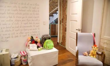 VENDO APARTAMENTO DUPLEX EN CASCO ANTIGUO. AM