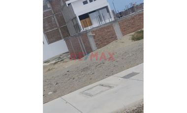 Venta De Terreno En Urb. Altos Del Valle En Moche
