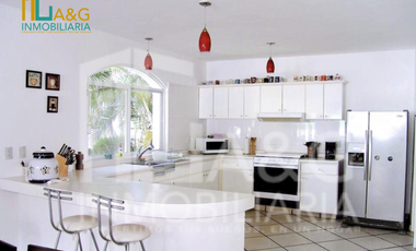 CASA EN VENTA  EN LOMAS DE COCOYOC