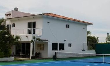 CASA EN VENTA  EN LOMAS DE COCOYOC