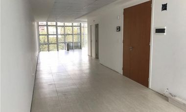 VENTA DE SEMIPISO DE OFICINA 70m2  VISTA PLENA A PLAZA MITRE