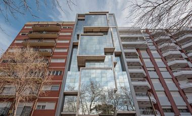 VENTA DE SEMIPISO DE OFICINA 70m2  VISTA PLENA A PLAZA MITRE