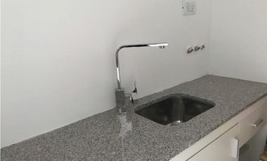VENTA DE SEMIPISO DE OFICINA 70m2  VISTA PLENA A PLAZA MITRE