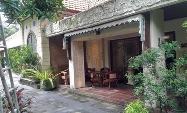 Di Sewakan Rumah Adat Mewah Di Ketampon Kota Surabaya