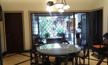 Di Sewakan Rumah Adat Mewah Di Ketampon Kota Surabaya