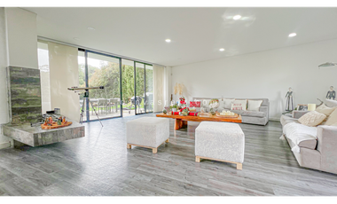 Casa Campestre en Condominio Alto de Palmas