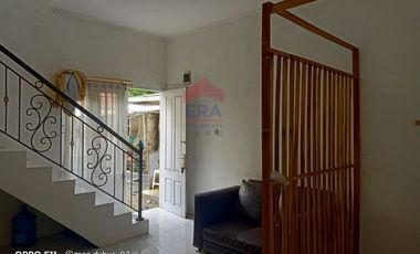 Paviliun dua lantai di Sukamulya Pasteur Bandung.