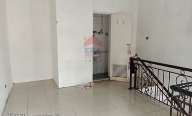 Paviliun dua lantai di Sukamulya Pasteur Bandung.