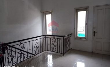 Paviliun dua lantai di Sukamulya Pasteur Bandung.