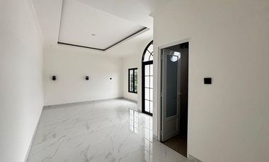 Rumah LB 120 Hadap Timur 12 Mnt ke Plasa Cibubur Siap KPR J-39807