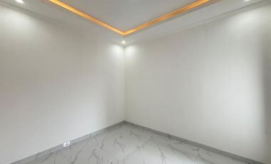 Rumah LB 120 Hadap Timur 12 Mnt ke Plasa Cibubur Siap KPR J-39807