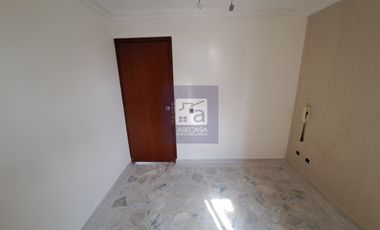 COD. 4785 - SE ARRIENDA APARTAMENTO - BARRIO: CABECERA DEL LLANO