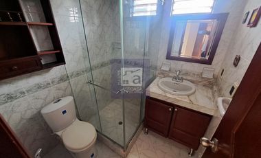 COD. 4785 - SE ARRIENDA APARTAMENTO - BARRIO: CABECERA DEL LLANO