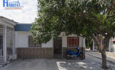 Venta Casa con apartaestudio, Urb. Filadelfia, Santa Marta.