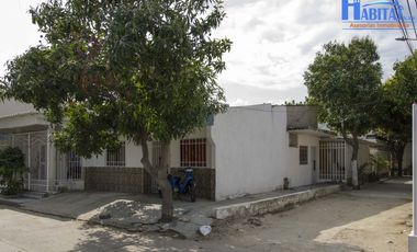 Venta Casa con apartaestudio, Urb. Filadelfia, Santa Marta.