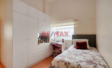 Se Vende Duplex !Descubre Tu Nuevo Hogar Con La Mejor Vista De Surco! 🌟