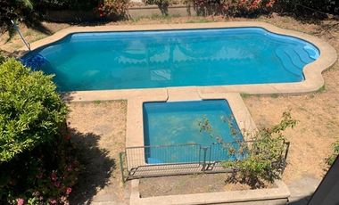 Exclusiva Casona de 450 m2 con 8 habitaciones en Miraflores