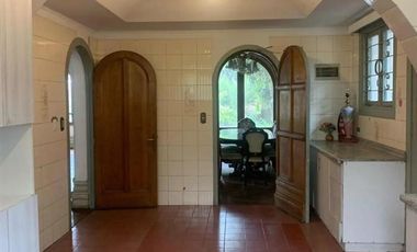 Exclusiva Casona de 450 m2 con 8 habitaciones en Miraflores