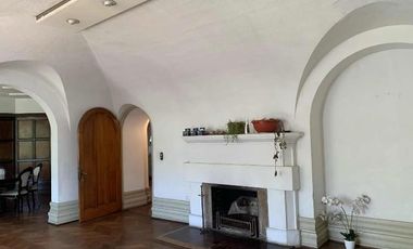 Exclusiva Casona de 450 m2 con 8 habitaciones en Miraflores