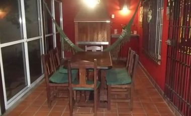 Chalet en venta en Bernal Oeste