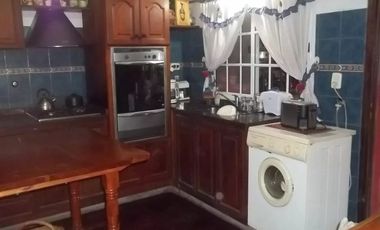 Chalet en venta en Bernal Oeste