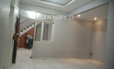 Rumah Asri 2LT, Carport 2 Mobil, Cluster Arcamanik Bandung