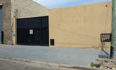 Venta de galpón La Tablada