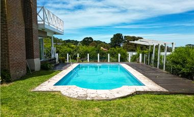 Casa tres ambientes. Elina 100. Sierras de los Padres. Venta.