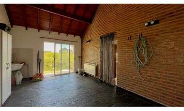 Casa tres ambientes. Elina 100. Sierras de los Padres. Venta.