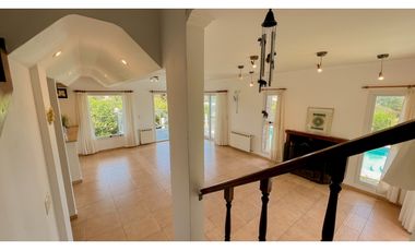 Casa tres ambientes. Elina 100. Sierras de los Padres. Venta.