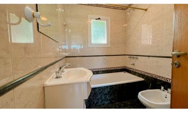 Casa tres ambientes. Elina 100. Sierras de los Padres. Venta.