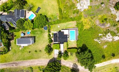 Casa tres ambientes. Elina 100. Sierras de los Padres. Venta.