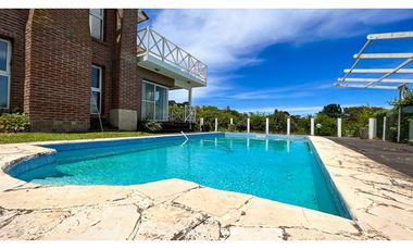 Casa tres ambientes. Elina 100. Sierras de los Padres. Venta.