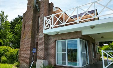 Casa tres ambientes. Elina 100. Sierras de los Padres. Venta.