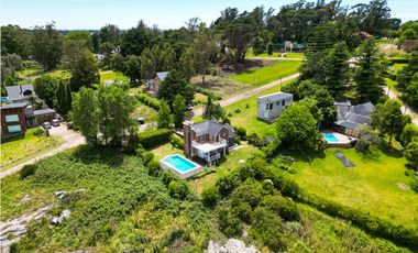 Casa tres ambientes. Elina 100. Sierras de los Padres. Venta.