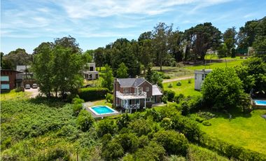 Casa tres ambientes. Elina 100. Sierras de los Padres. Venta.