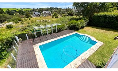 Casa tres ambientes. Elina 100. Sierras de los Padres. Venta.