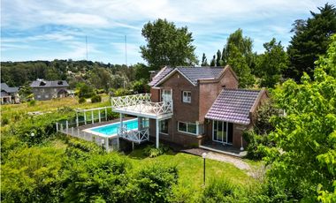 Casa tres ambientes. Elina 100. Sierras de los Padres. Venta.