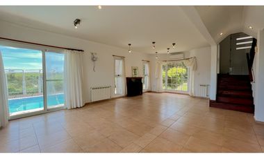 Casa tres ambientes. Elina 100. Sierras de los Padres. Venta.