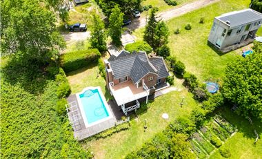 Casa tres ambientes. Elina 100. Sierras de los Padres. Venta.