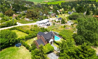 Casa tres ambientes. Elina 100. Sierras de los Padres. Venta.