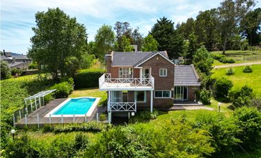 Casa tres ambientes. Elina 100. Sierras de los Padres. Venta.