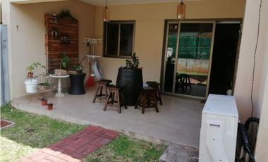 Se Vende Casa Dúplex en Woolands $ 275.000 AB