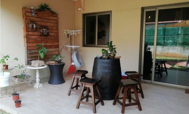 Se Vende Casa Dúplex en Woolands $ 275.000 AB