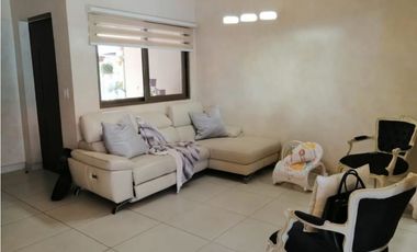 Se Vende Casa Dúplex en Woolands $ 275.000 AB