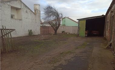 Se vende propiedad  emplazada en 2 lotes propios sobre excelente ubicación.