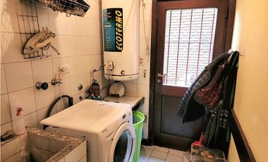 Chalet seis ambientes con piscina. San Carlos. Mar del Plata. Venta.