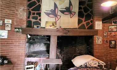 Chalet seis ambientes con piscina. San Carlos. Mar del Plata. Venta.